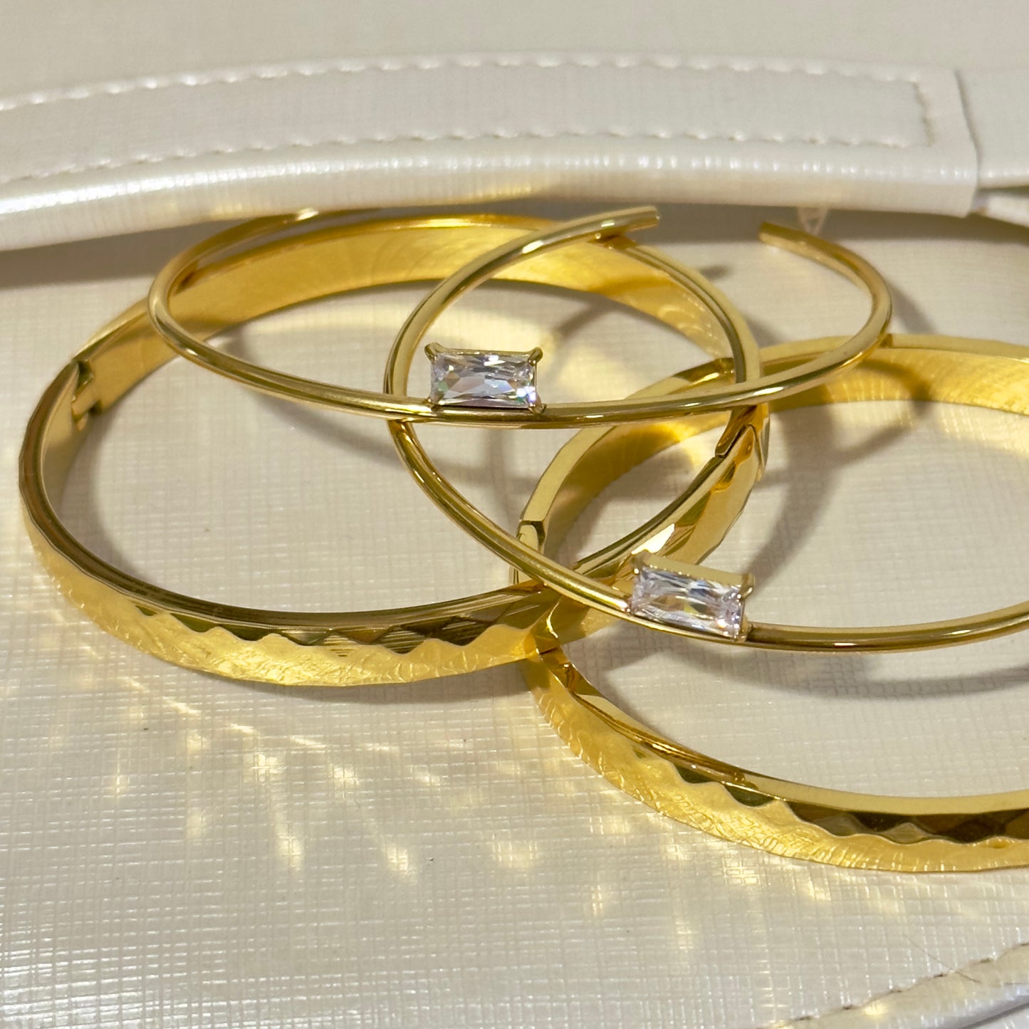 Dona bangle | 18 k gold plated