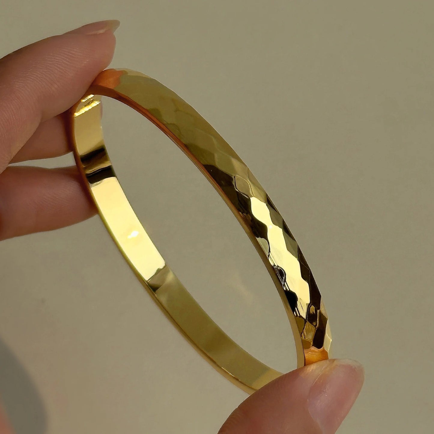 Dona bangle | 18 k gold plated